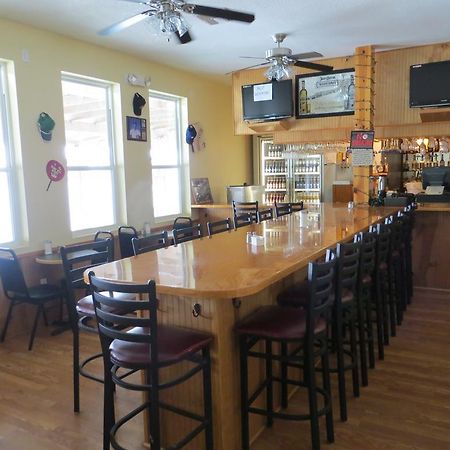 White Sands Inn, Marina, Bar & Grill ポートイザベル エクステリア 写真