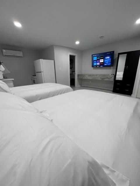 White Sands Inn, Marina, Bar & Grill ポートイザベル エクステリア 写真