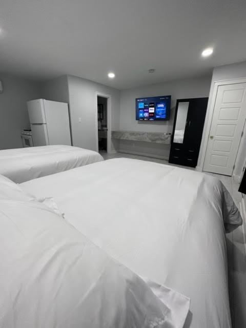 White Sands Inn, Marina, Bar & Grill ポートイザベル エクステリア 写真