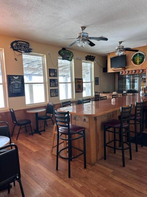 White Sands Inn, Marina, Bar & Grill ポートイザベル エクステリア 写真