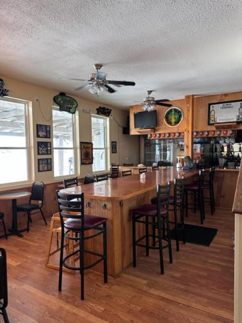 White Sands Inn, Marina, Bar & Grill ポートイザベル エクステリア 写真